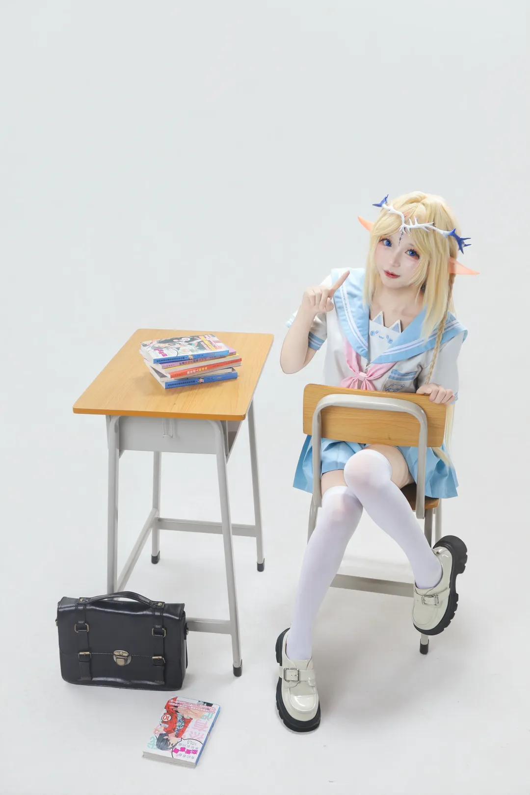 【卡提希娅cos】校园水手服私设，清爽白丝穿搭分享