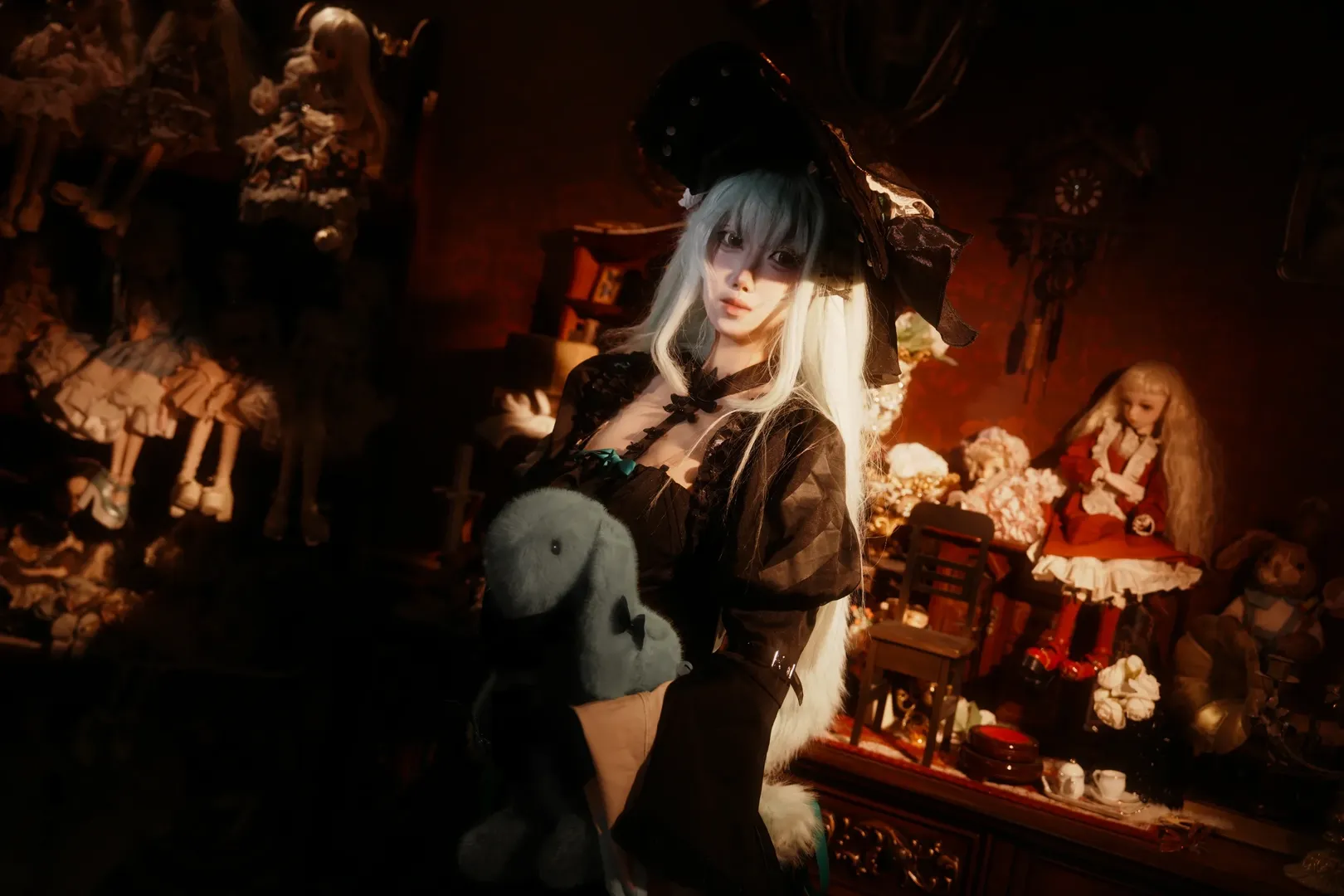 【Wakaba Mutsumi cosplay】The Marionette Ego: Sharing the Ave Mujica & Arknights Collab Atmosphere - Image 2