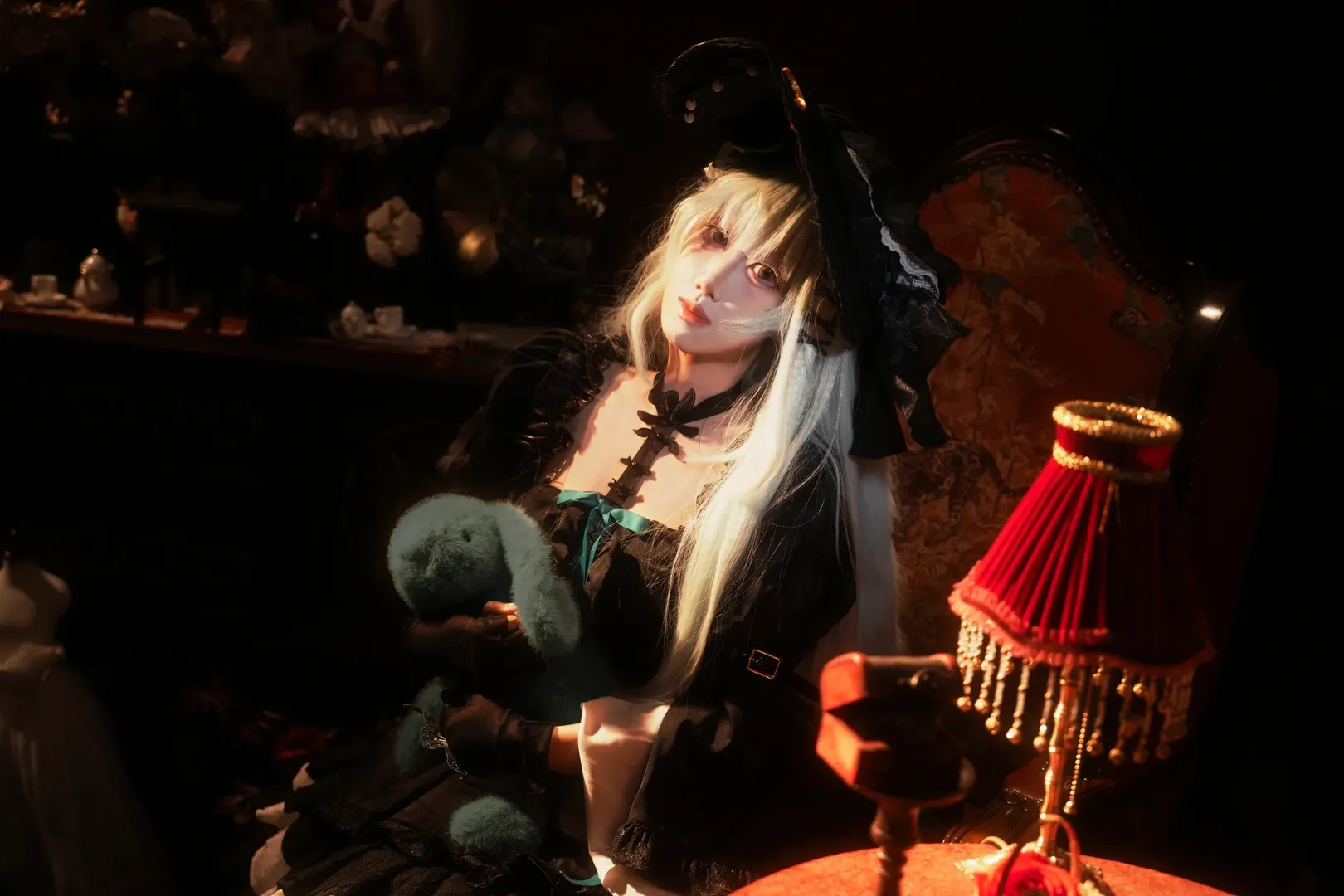 【Wakaba Mutsumi cosplay】The Marionette Ego: Sharing the Ave Mujica & Arknights Collab Atmosphere - Image 3