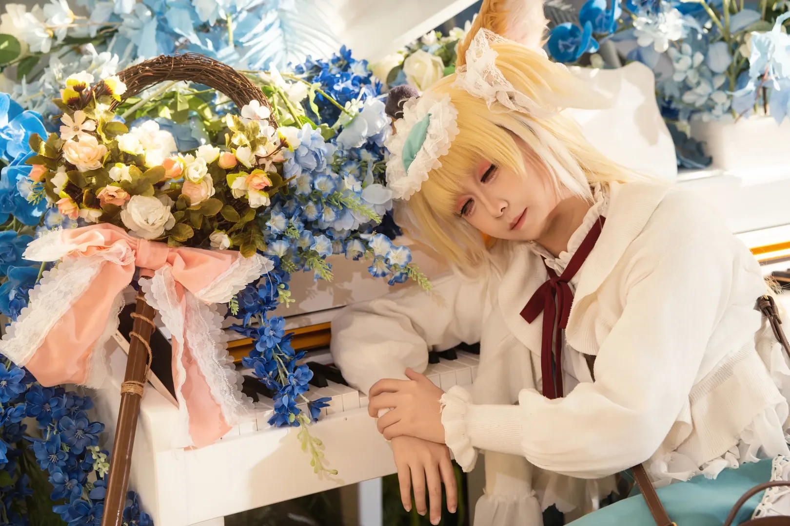 【铃兰cos】明日方舟苍霆泡影，困倦的琴房随拍