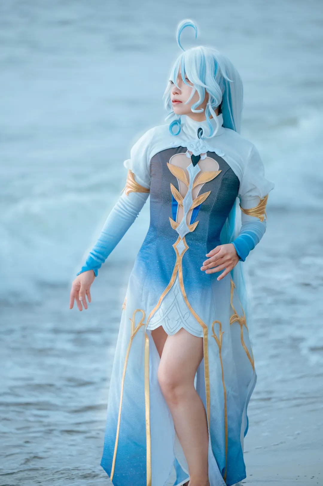 【芙宁娜cos】原神海滨慢镜，五百年戏份的海风叙事 - 第 4 张