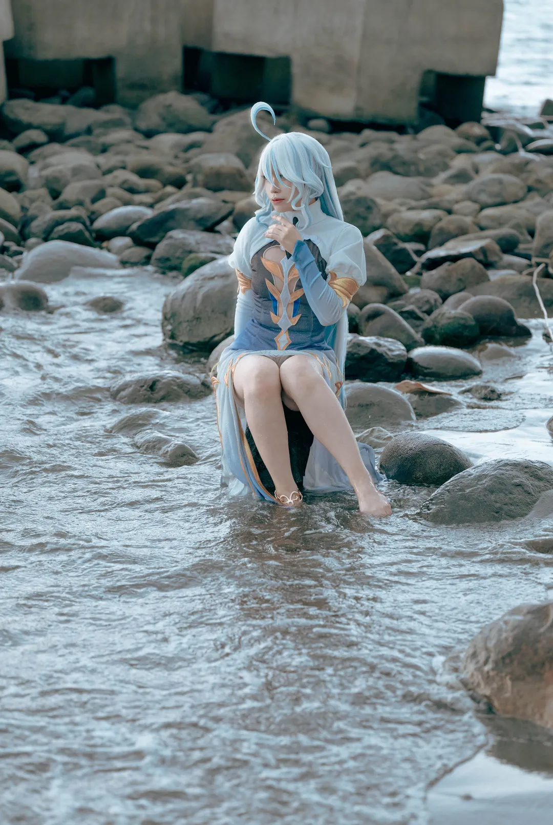 【芙宁娜cos】原神海滨慢镜，五百年戏份的海风叙事 - 第 5 张