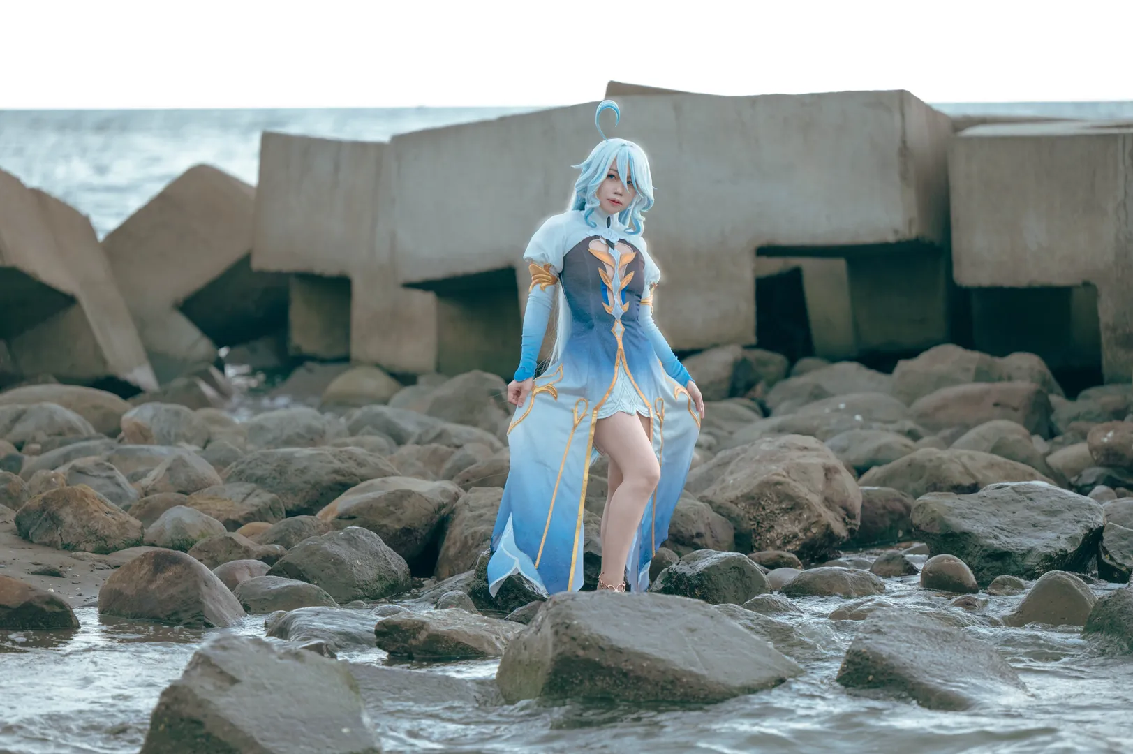 【芙宁娜cos】原神海滨慢镜，五百年戏份的海风叙事 - 第 7 张