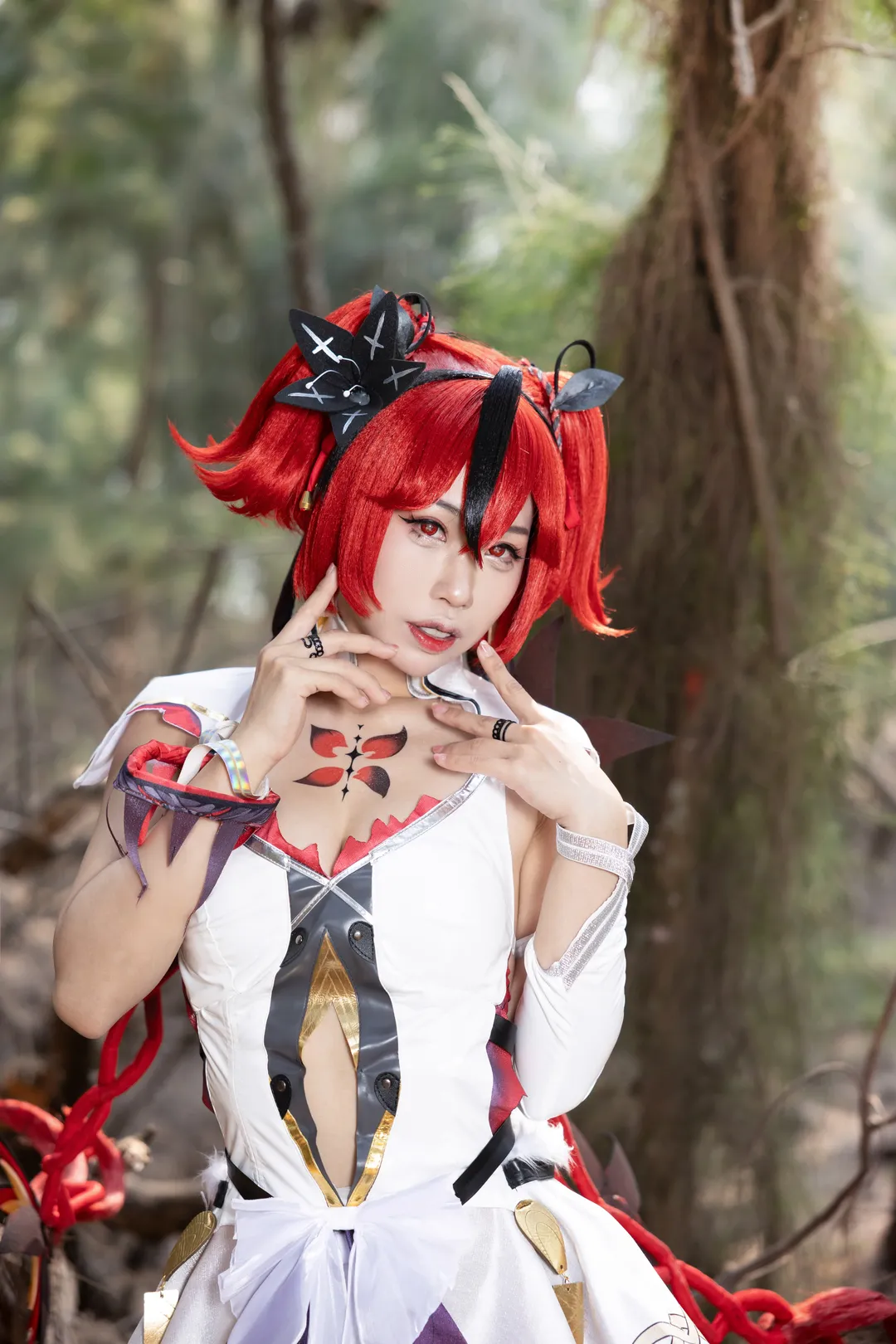 【椿cos】鸣潮里的红色倩影，久违的常规形态终于安排上 - 第 1 张