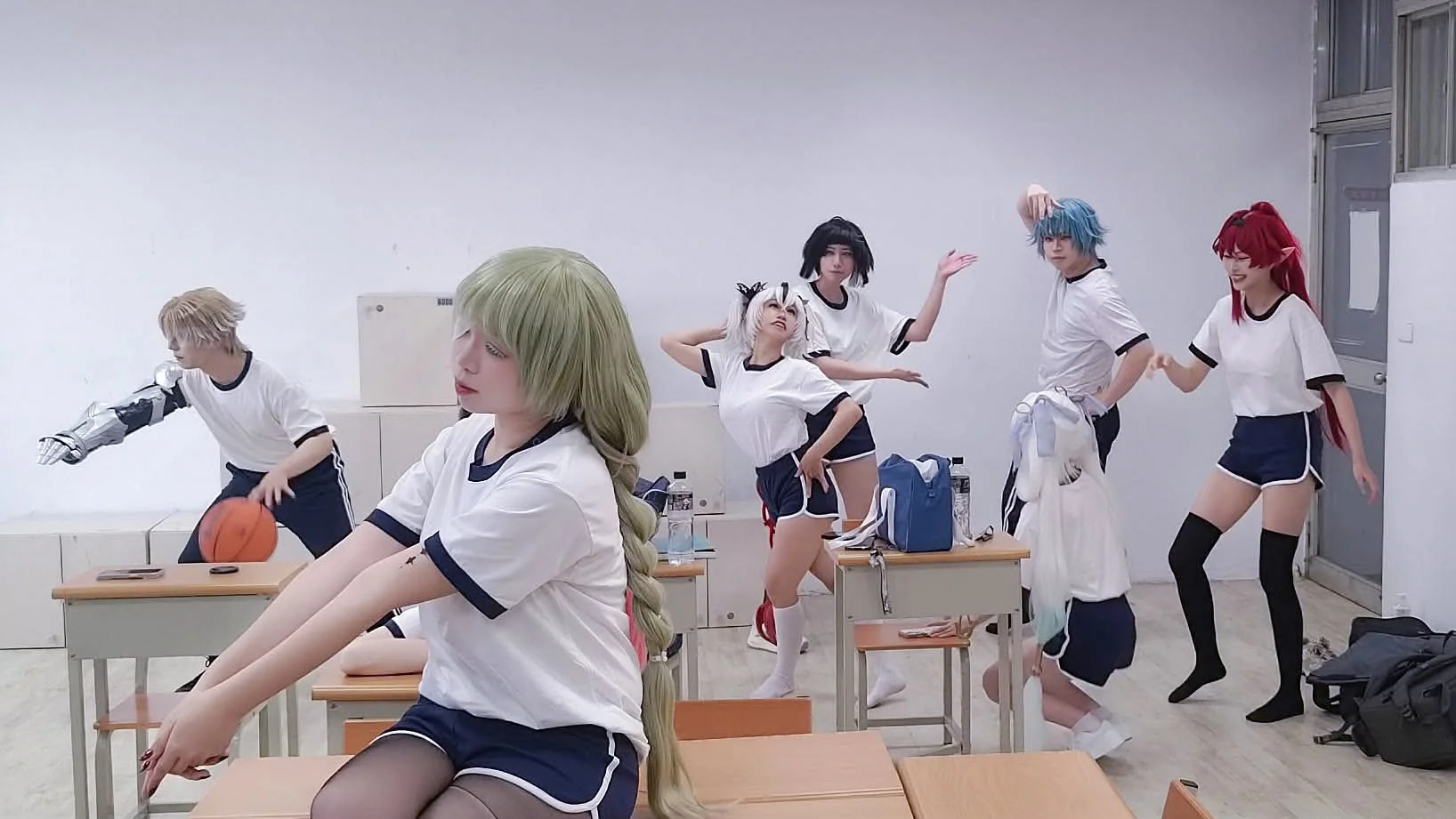 【椿cos】鸣潮学院团建里的“大傻椿”模式 - 第 7 张