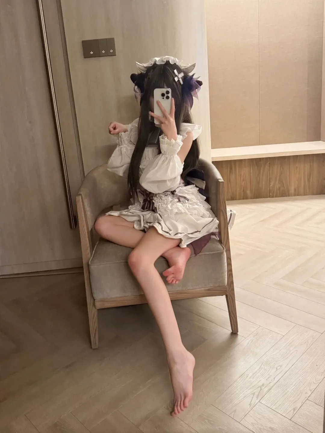 【碧蓝航线cos】白紫女仆装的日常慵懒瞬间 - 第 3 张