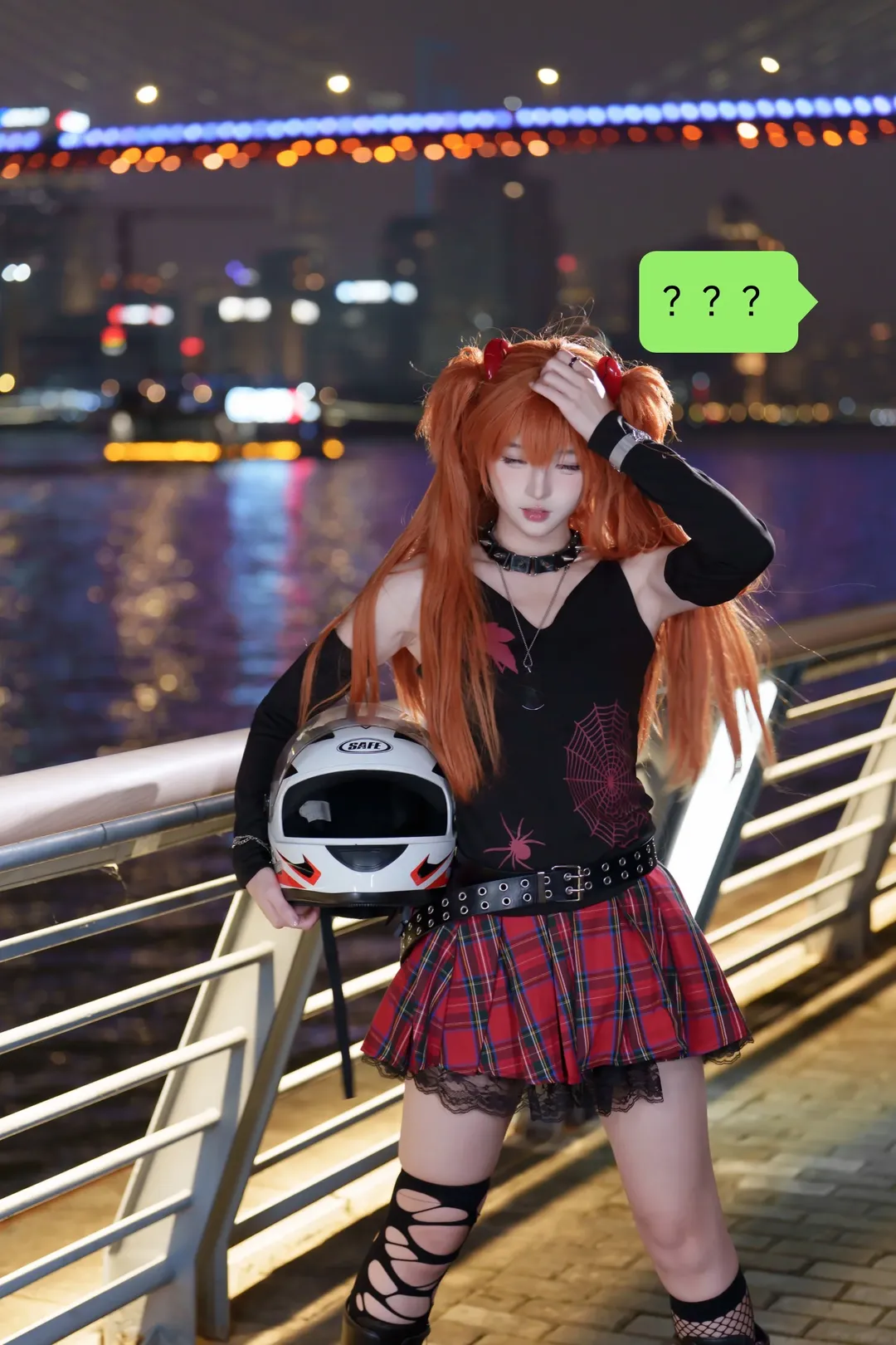 [Soryu Asuka Langley Cosplay] Accidental Hilarious Photobomb by a Durex Cruise Boat During Shoot - Image 3
