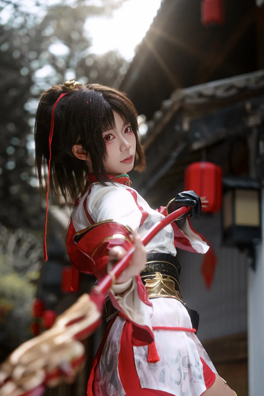 【ユンエイ コスプレ】六尺以内、巡回にはこの赤白の女侠衣装が一番のお気に入り - 1 枚目