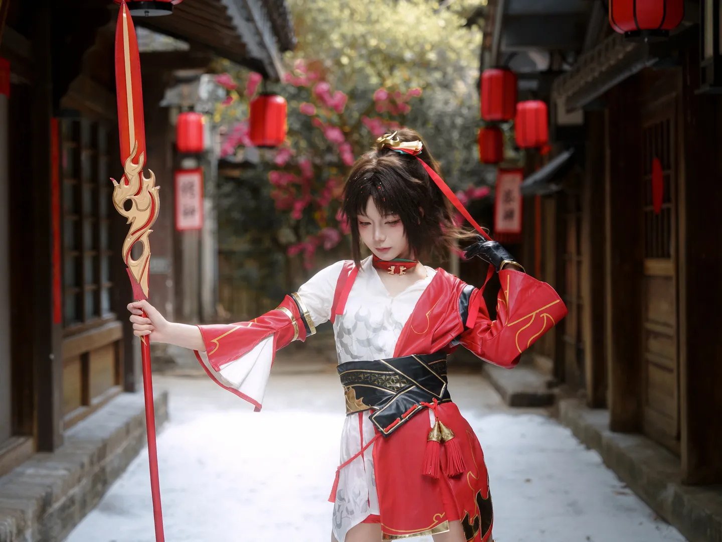 【ユンエイ コスプレ】六尺以内、巡回にはこの赤白の女侠衣装が一番のお気に入り - 2 枚目
