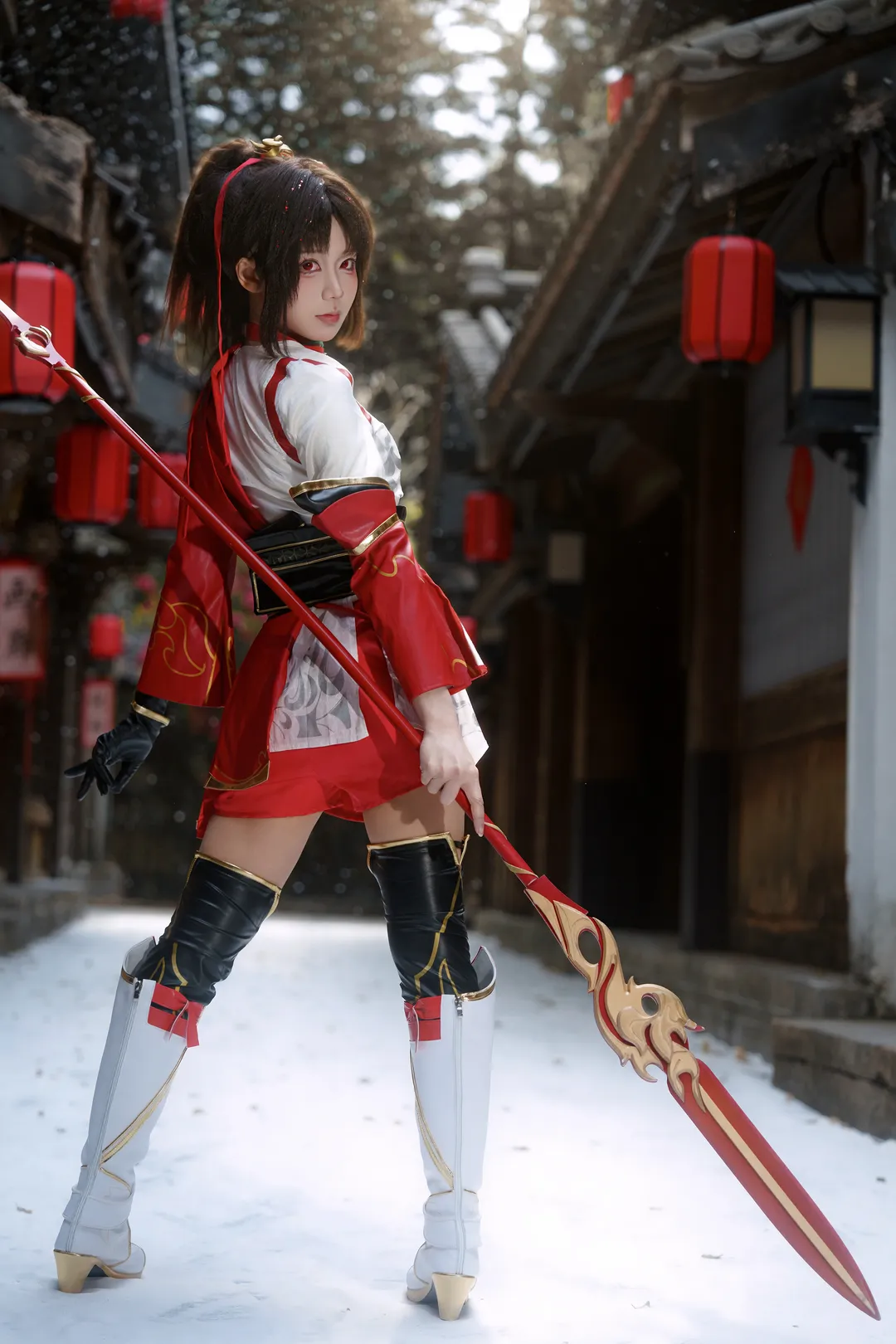 【ユンエイ コスプレ】六尺以内、巡回にはこの赤白の女侠衣装が一番のお気に入り - 7 枚目