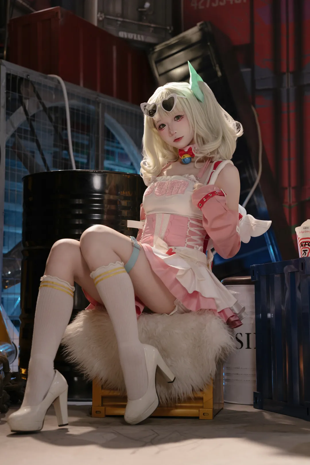 【千夏cos】KFC联动皮肤工业风外景拍摄