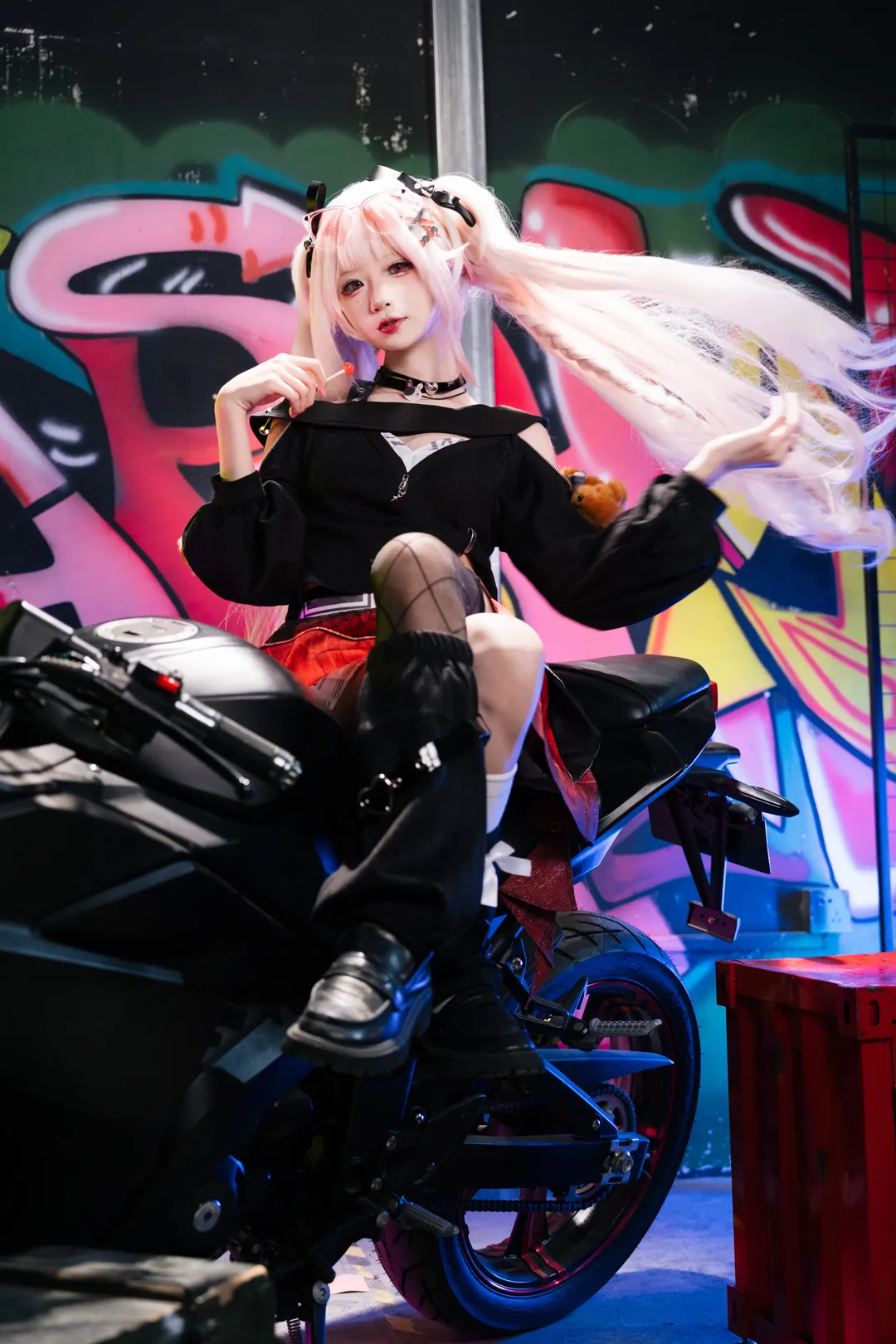 【火花cos】崩坏：星穹铁道的甜梦电波，机车与街头风