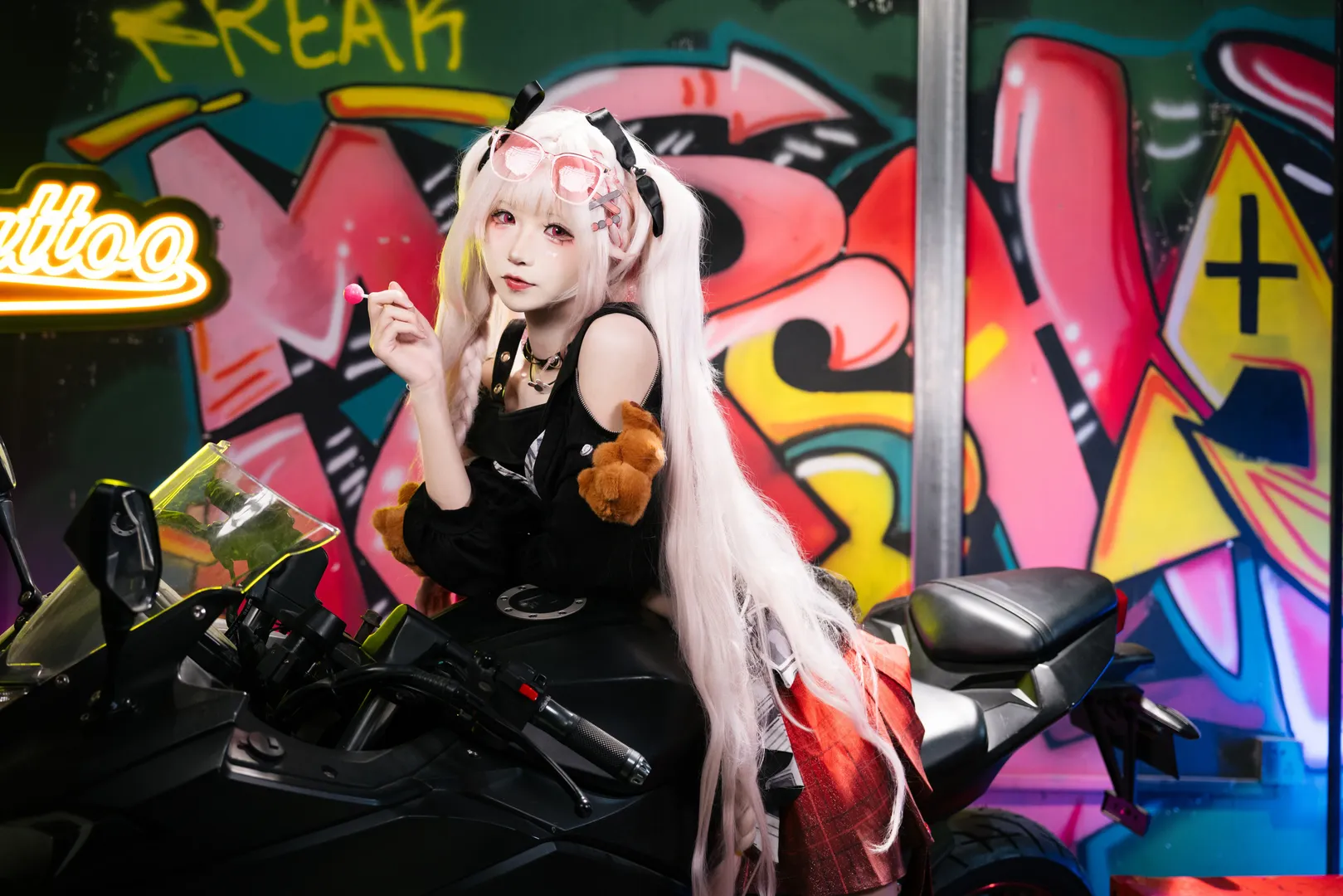 【花火 コスプレ】『崩壊：スターレイル』甘い夢の電波、バイク女子とストリートスタイル - 2 枚目