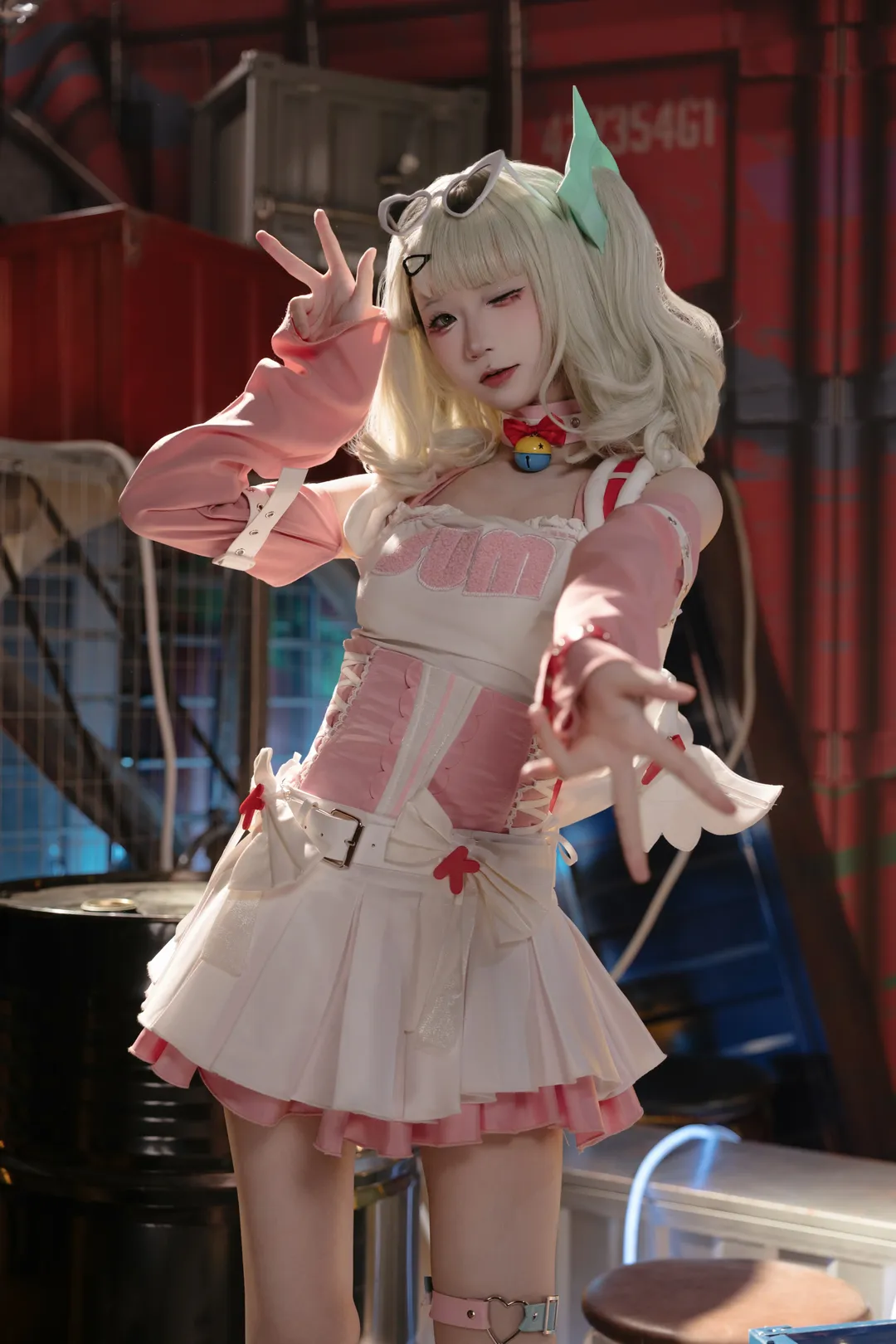 【千夏 コスプレ】『ゼンレスゾーンゼロ』KFCコラボスキン本番写真Vol.2、インダストリアル空間で魅せる甘かわスタジオ撮影 - 5 枚目