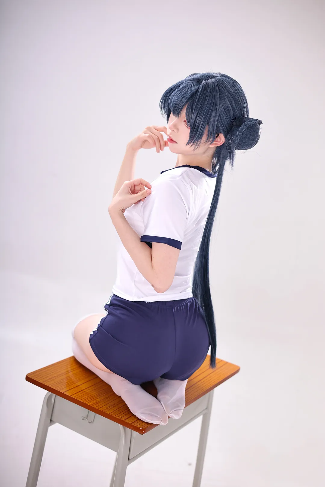 【妃咲cos】蔚蓝档案体操服，背影回眸的瞬间