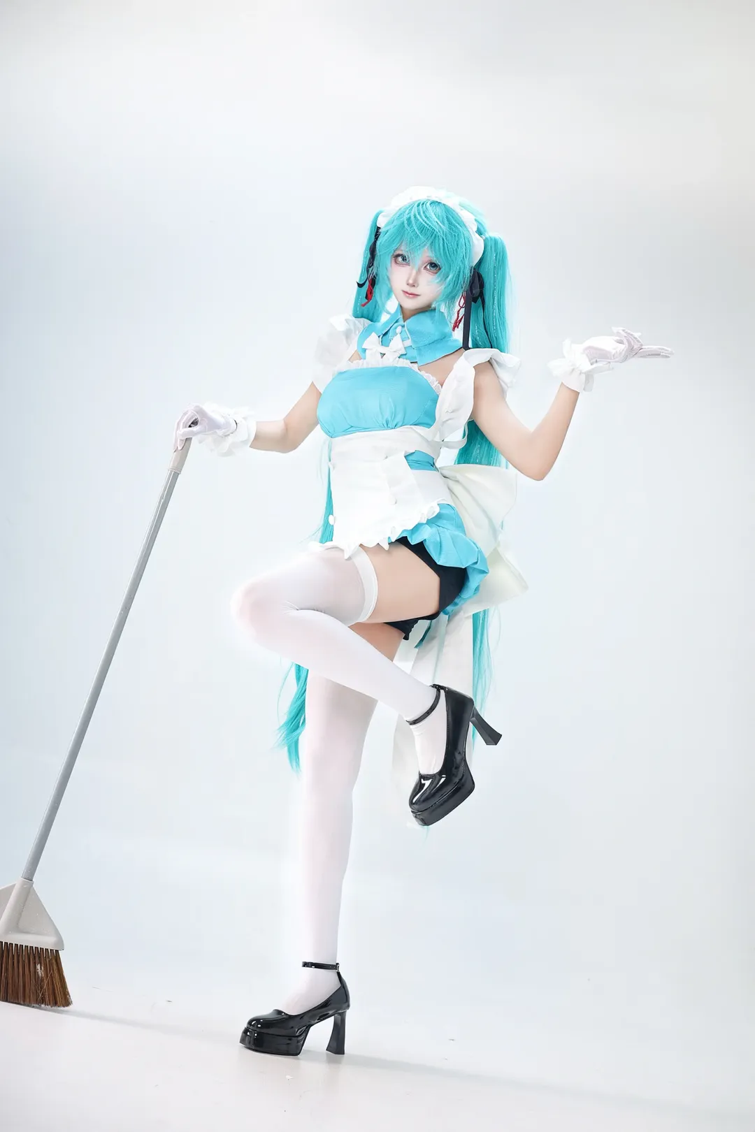 【初音cos】家政女仆体验，拿扫帚的另一种日常