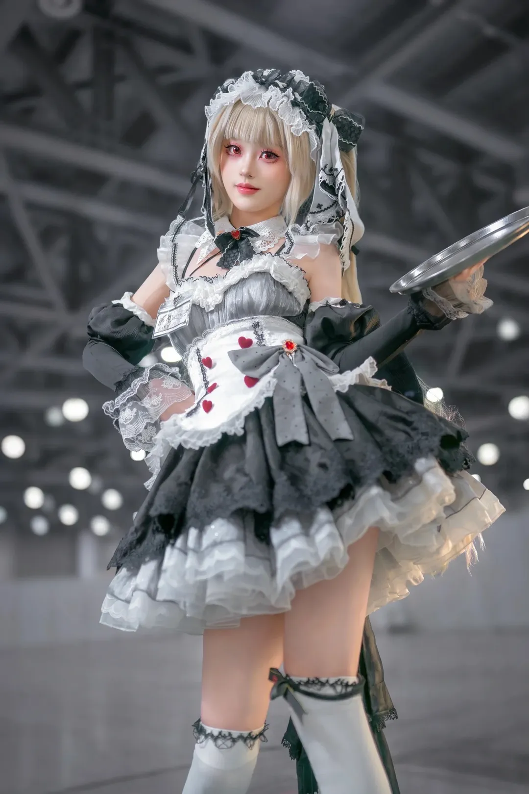 [Formidable cosplay] Azur Lane Maid Outfit, Five Minutes Before Convention Closing - Image 1