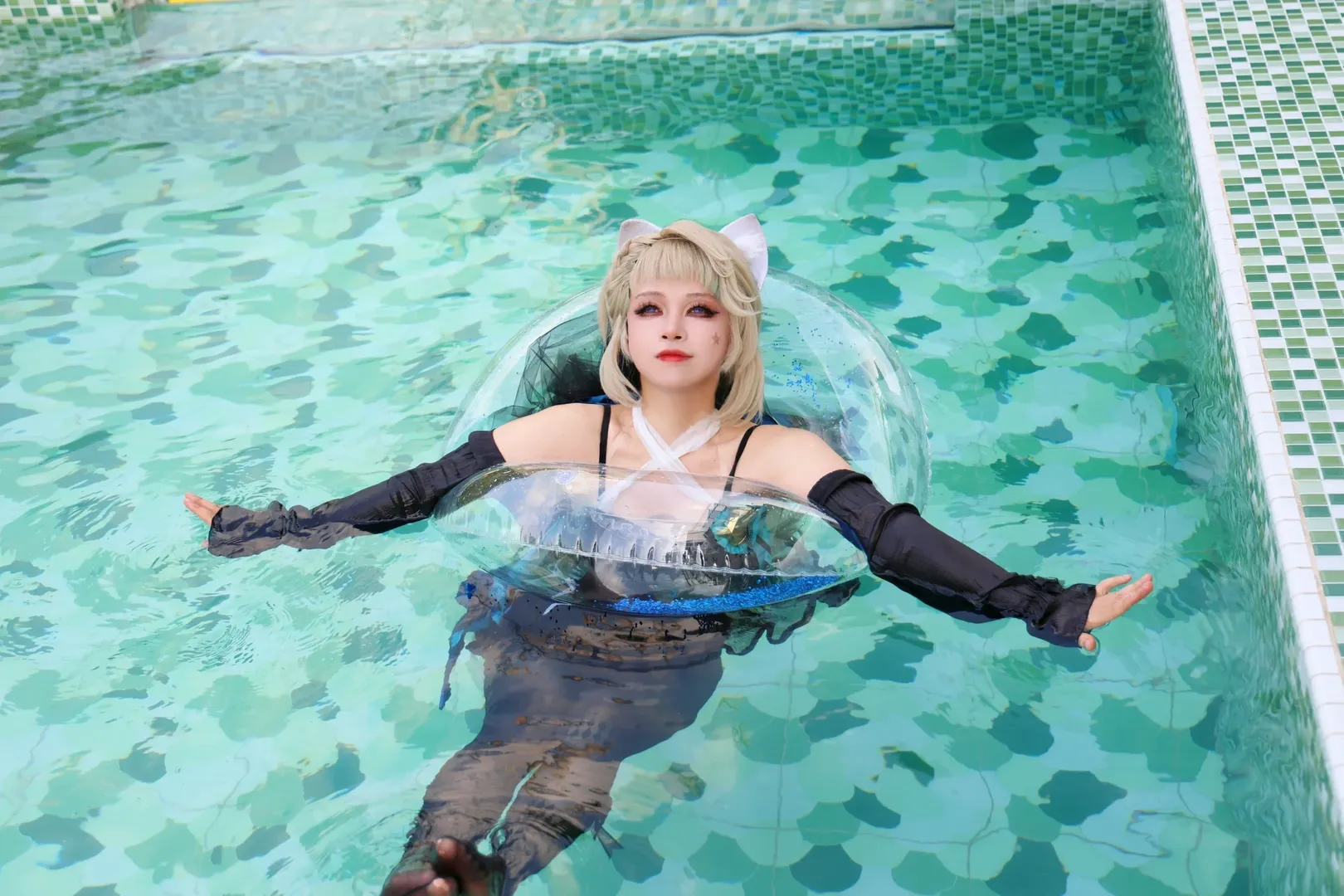 【琳妮特cos】原神的夏日泳池限定，水波荡漾的清凉一刻 - 第 1 张