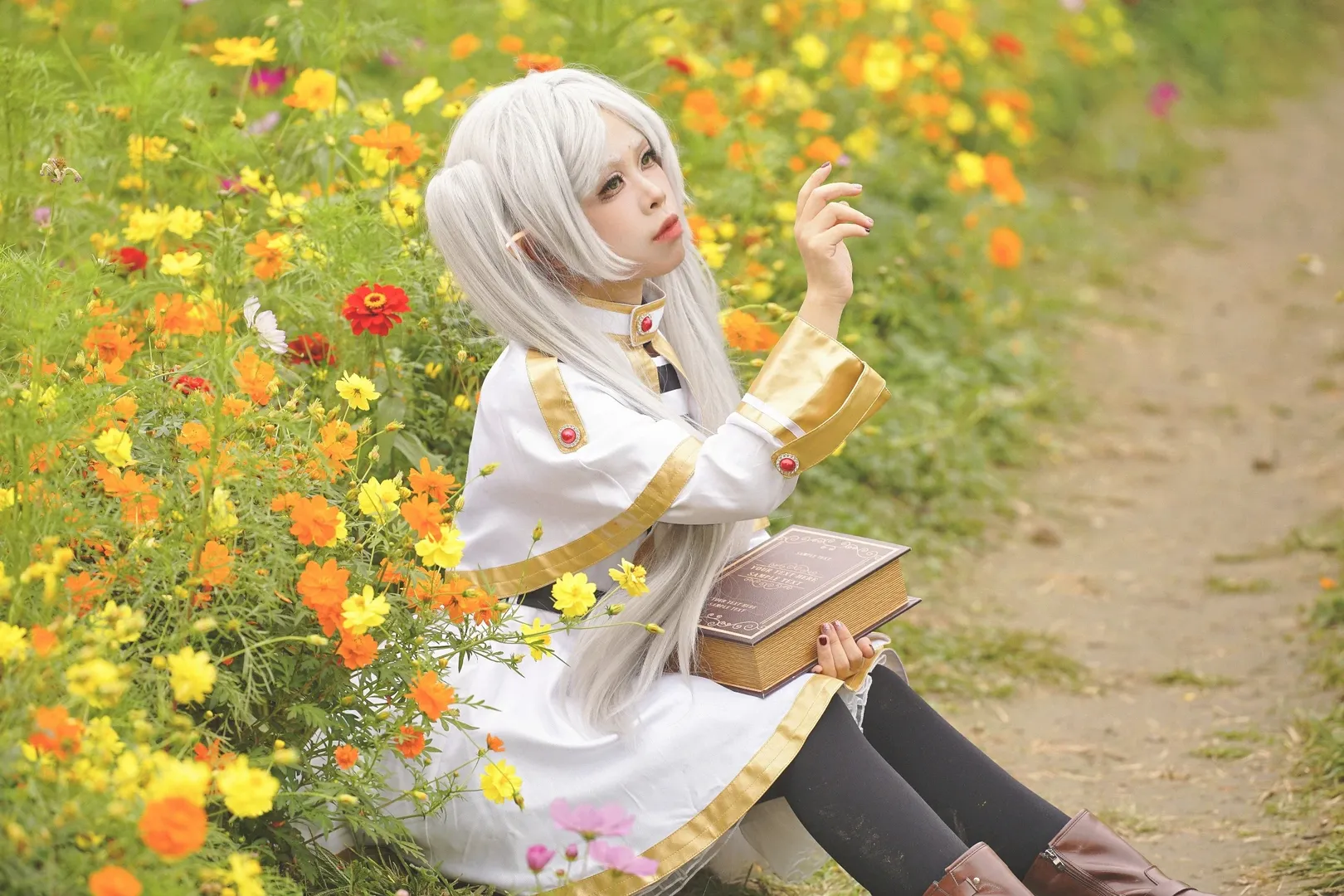 【芙莉莲cos】圆明园花海里的超自然甩发 - 第 2 张