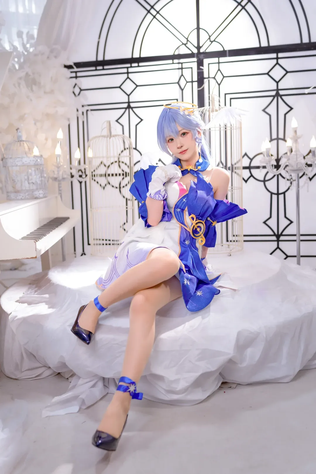【知更鸟cos】崩坏星穹铁道，舞台灯光下的蓝白星光 - 第 1 张