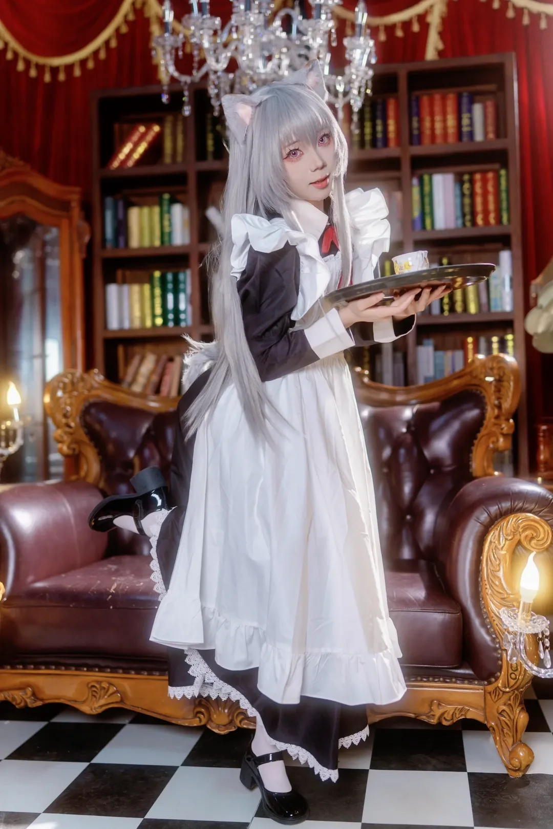 【菲奇子cos】带着四十米大剑上战场的猫娘女仆 - 第 2 张