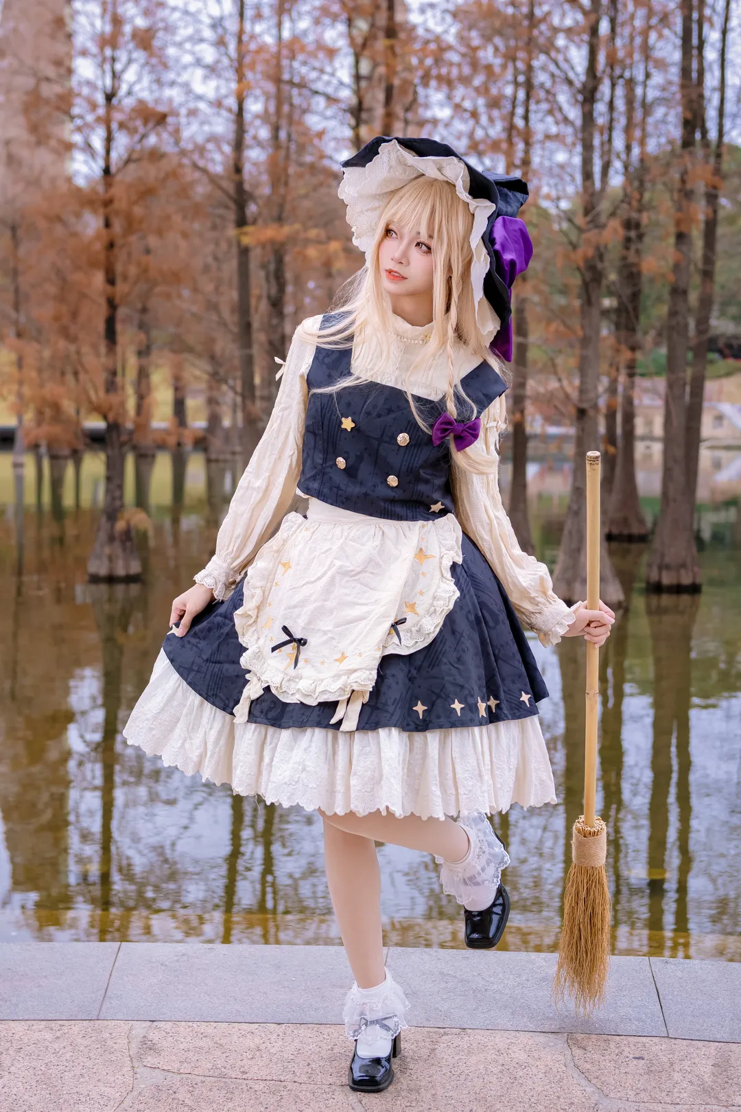 【魔理沙cos】东方Project的魔法少女，漫步秋日湖畔 - 第 3 张