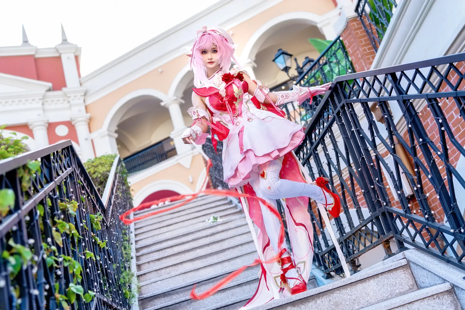 【爱莉希雅cos】崩坏三粉色妖精小姐的浪漫写真 - 第 3 张
