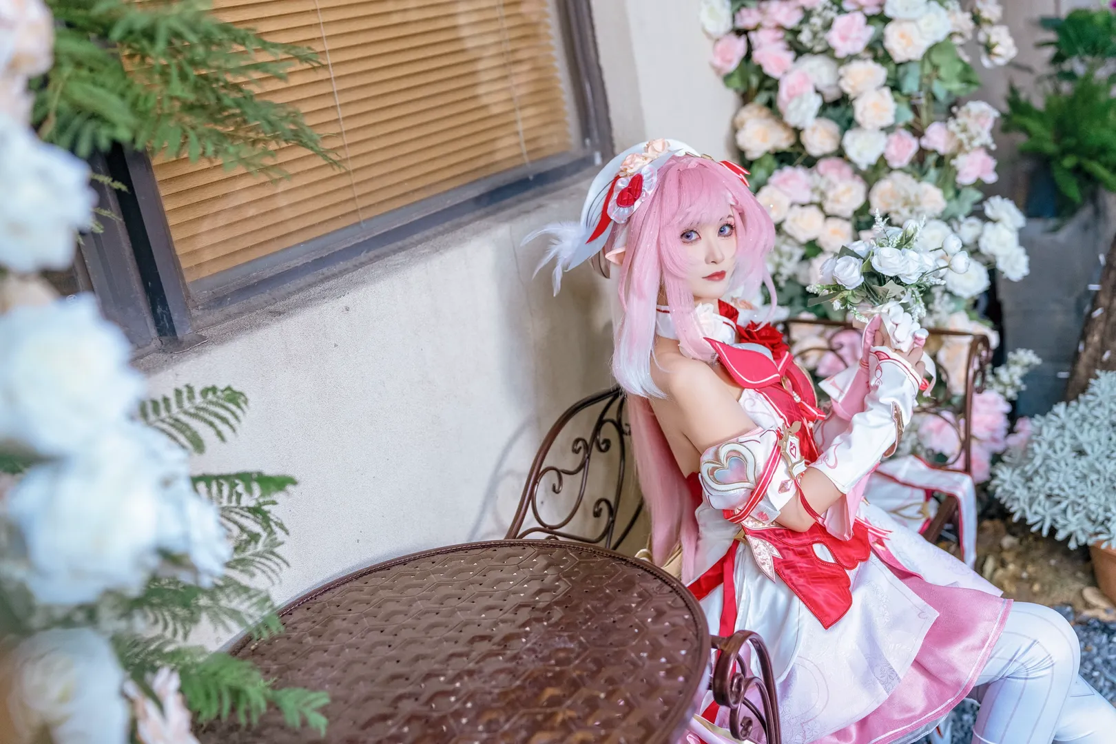 【爱莉希雅cos】崩坏三粉色妖精小姐的浪漫写真 - 第 8 张
