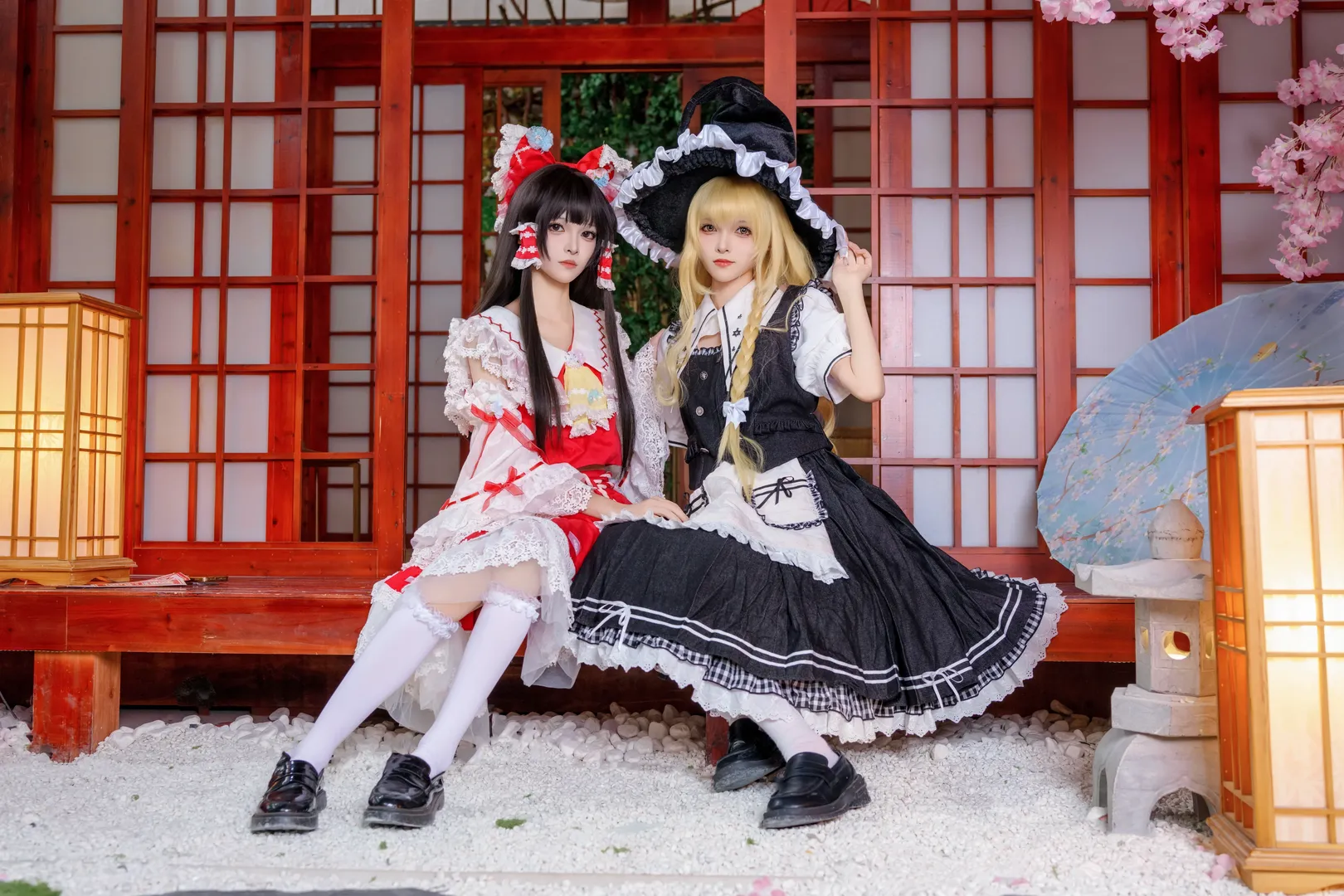 【博丽灵梦cos】和魔理沙在东方Project里的秋千茶叙