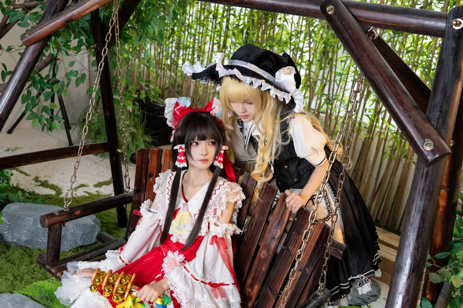 【博丽灵梦cos】和魔理沙在东方Project里的秋千茶叙 - 第 9 张