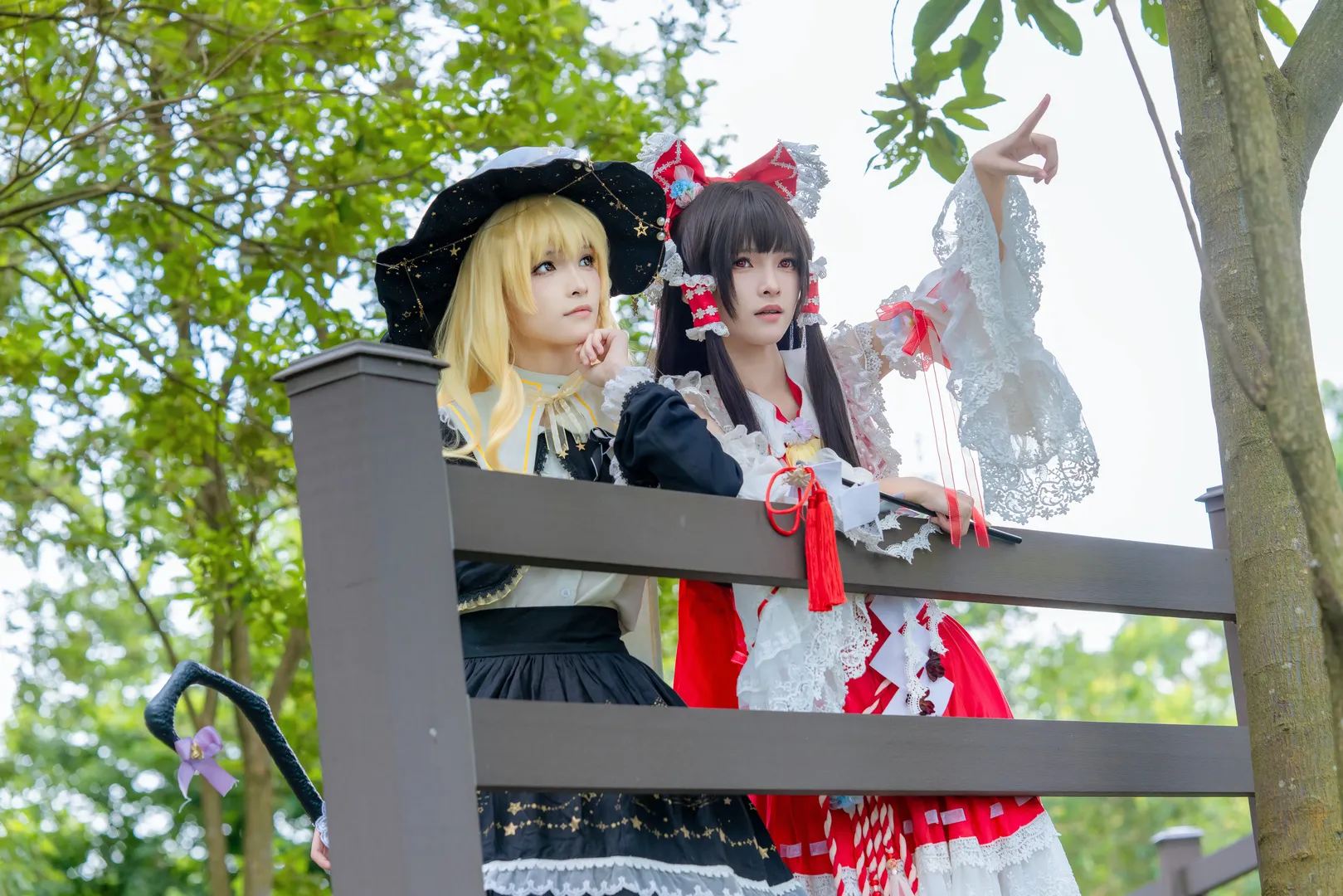 【博丽灵梦cos】【雾雨魔理沙cos】东方project红黑双人游 - 第 1 张