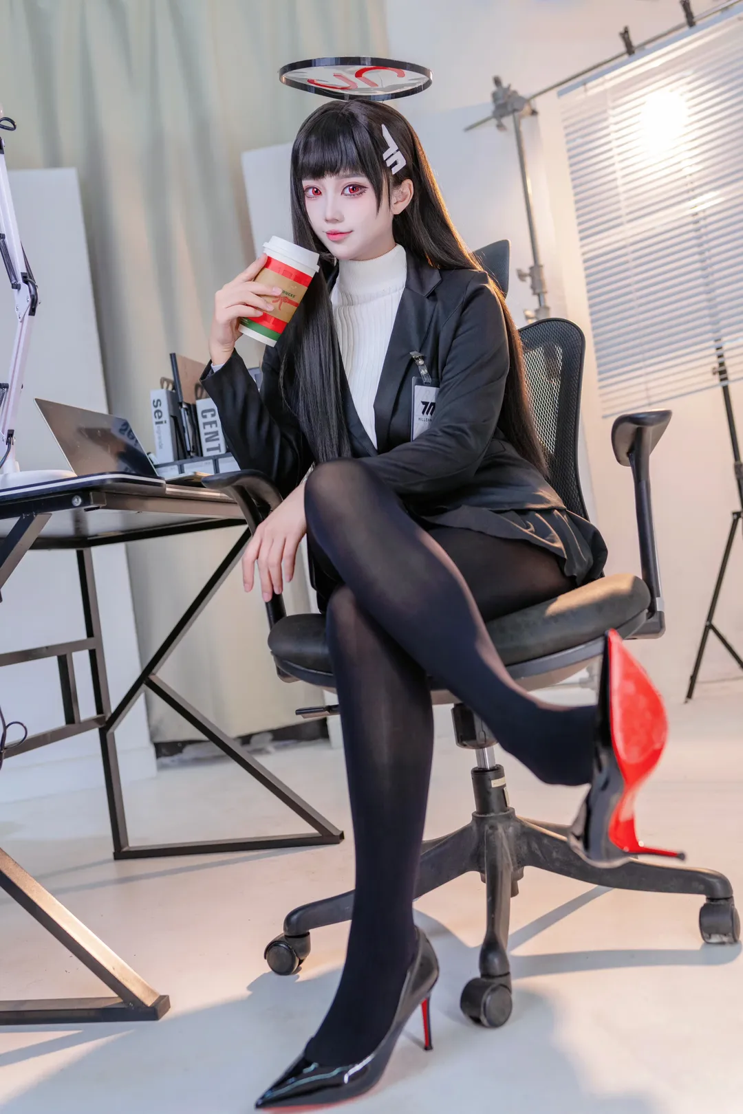 【调月莉音cos】蔚蓝档案的厚黑职场美学