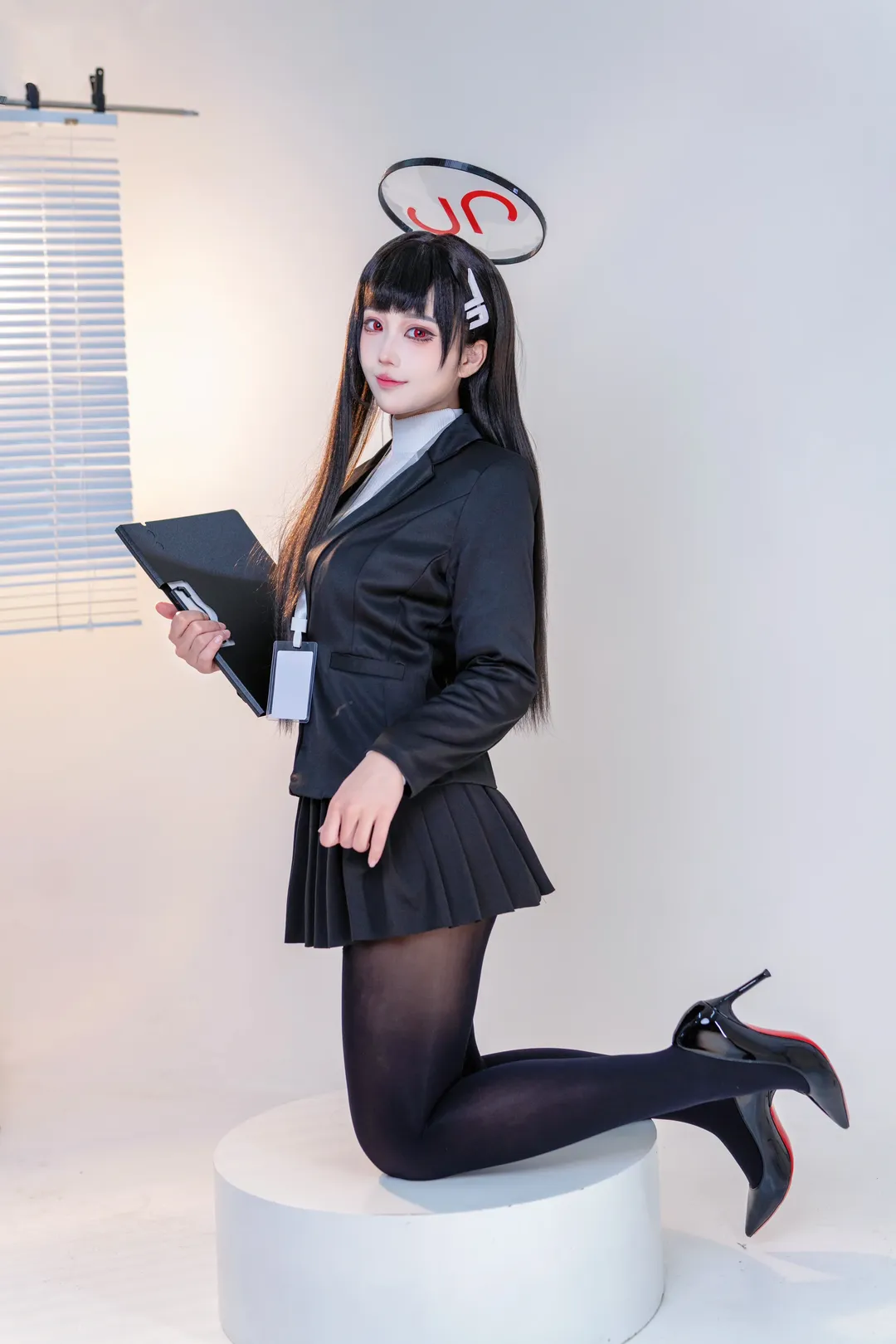 【调月莉音cos】蔚蓝档案的厚黑职场美学 - 第 4 张