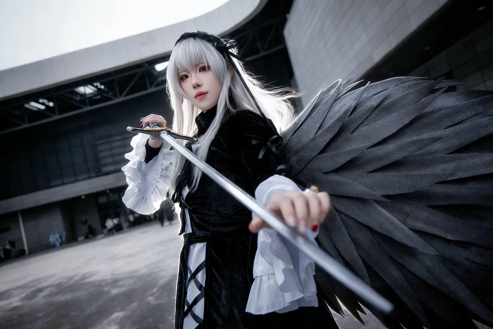 【水银灯cos】蔷薇少女第一人偶，黑羽下的哥特美学 - 第 2 张