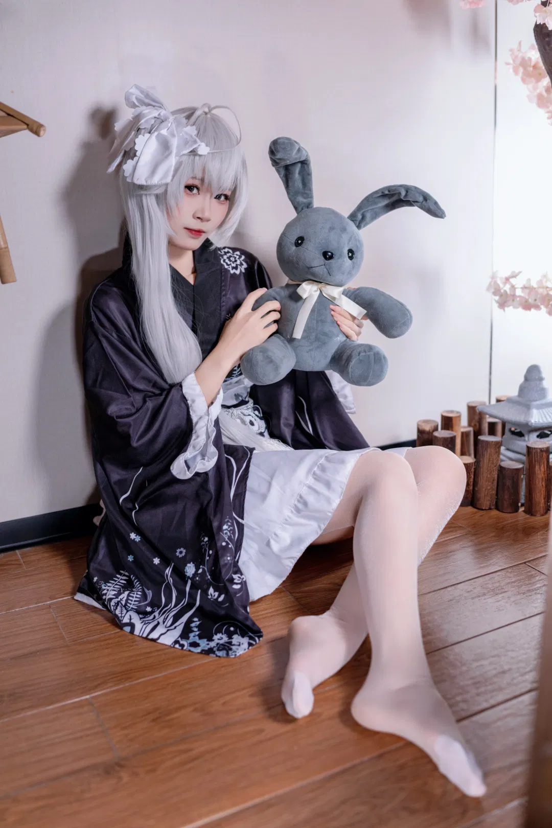 【春日野穹cos】缘之空 银发和风与灰兔子的静谧时光 - 第 3 张