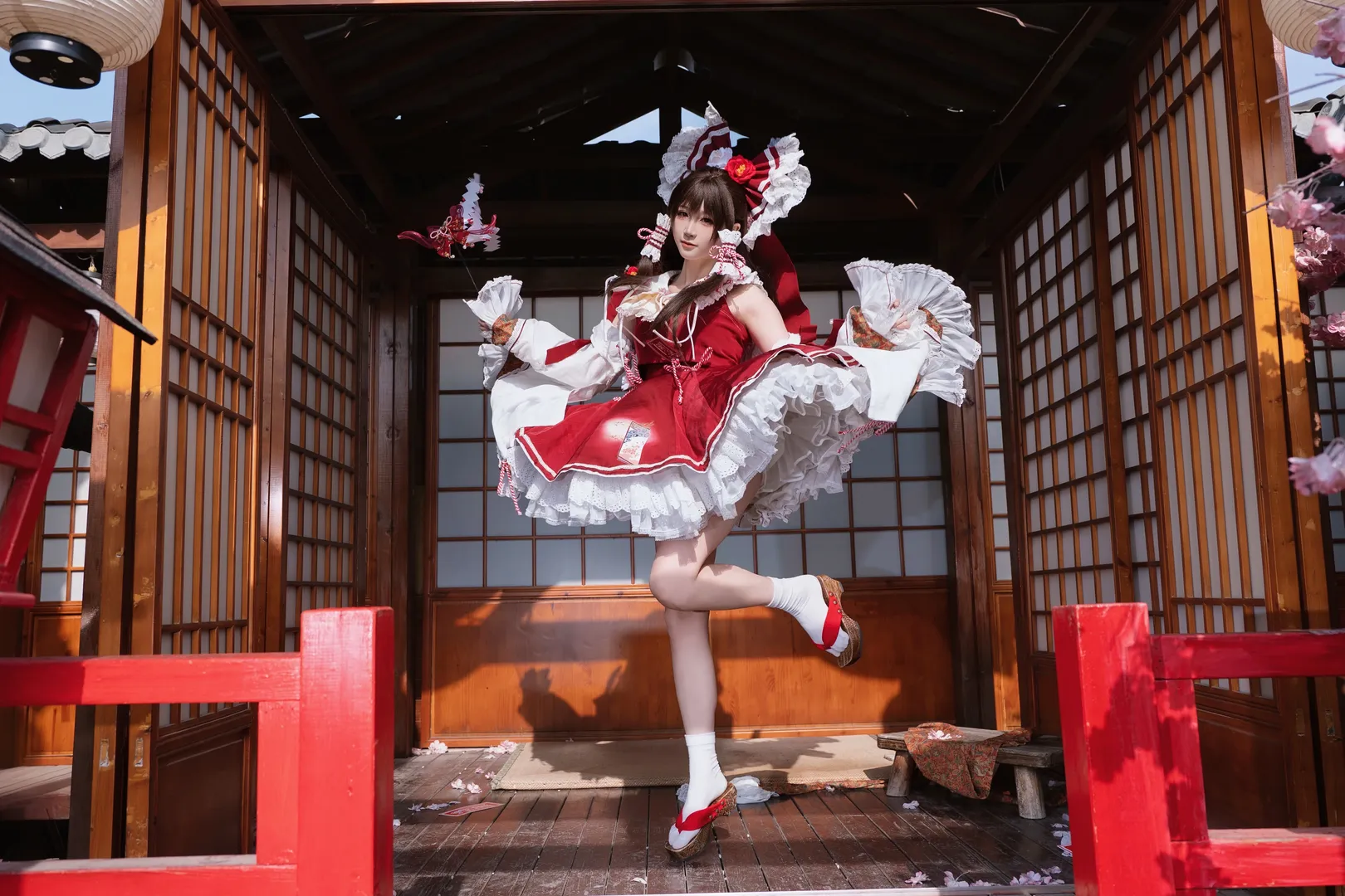 【博丽灵梦cos】东方project神社暖阳下的红白巫女套装拍摄心得 - 第 10 张