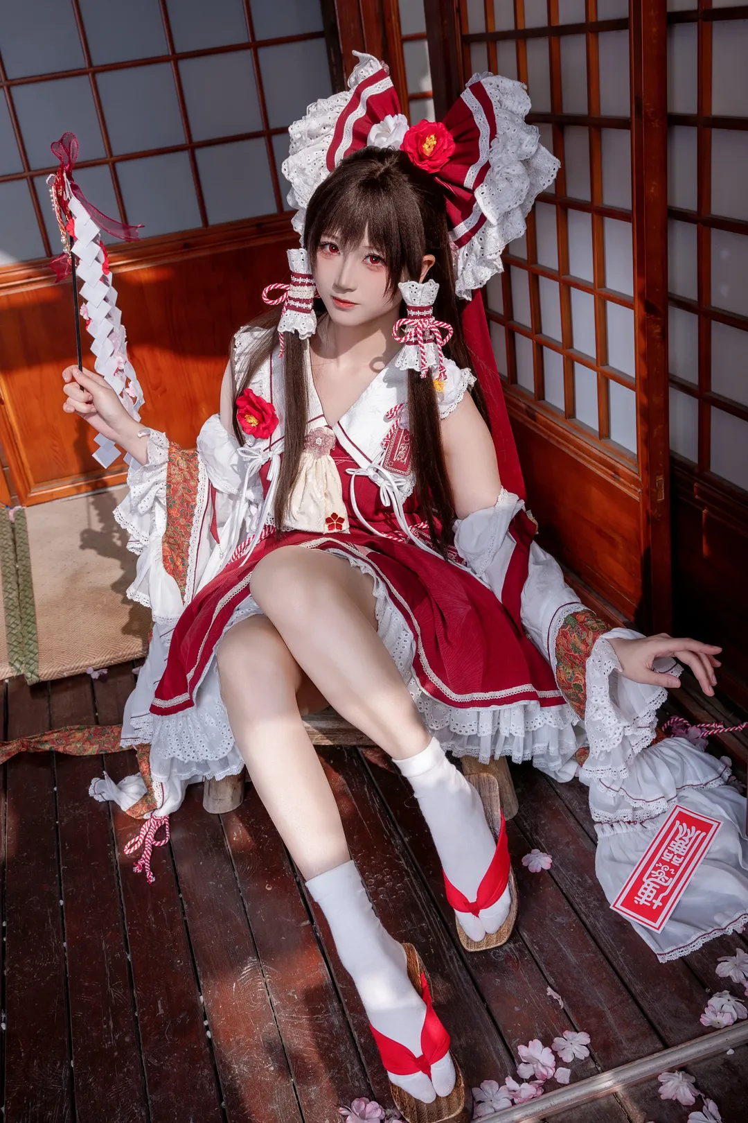 【博丽灵梦cos】东方project神社暖阳下的红白巫女套装拍摄心得 - 第 3 张