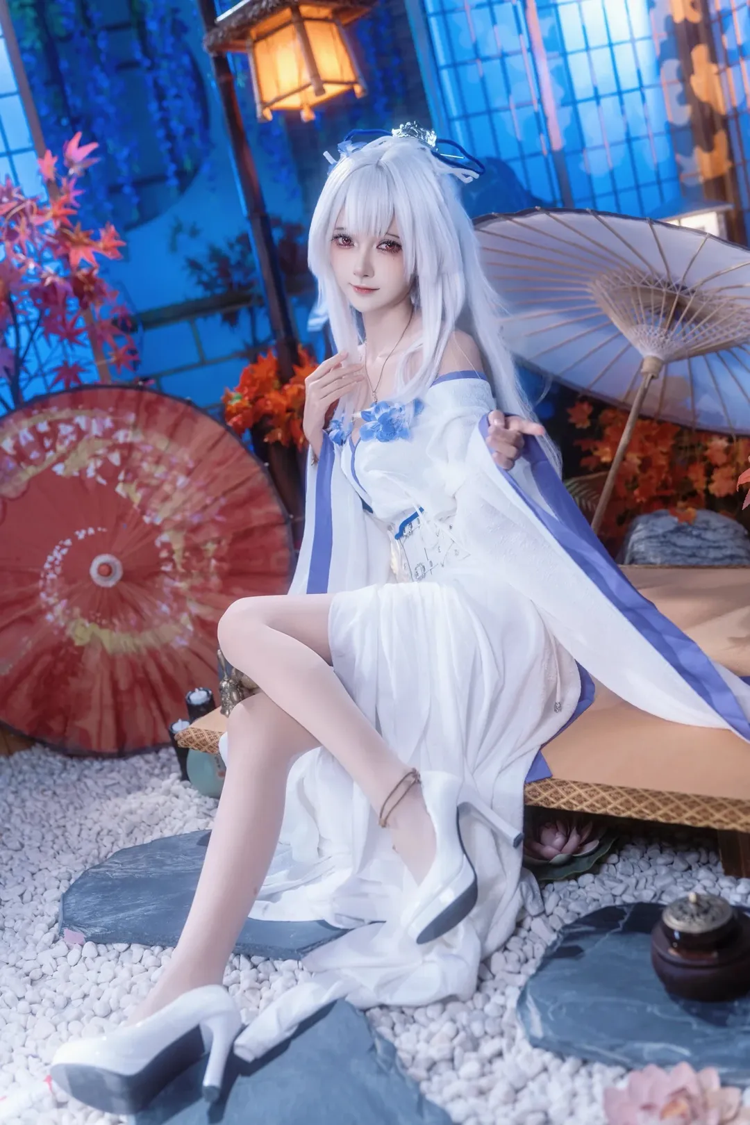 【绯雪cos】鸣潮里的初雪，清冷与温柔并存的质感 - 第 2 张