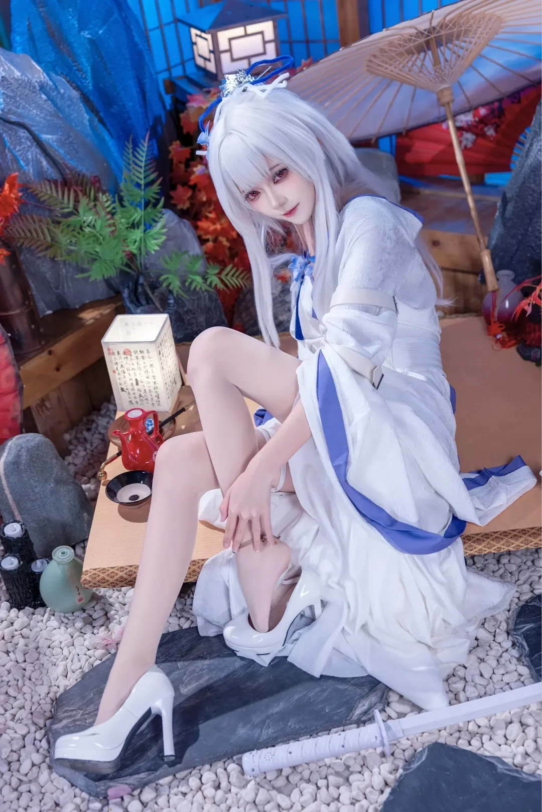 【绯雪cos】鸣潮里的初雪，清冷与温柔并存的质感 - 第 6 张