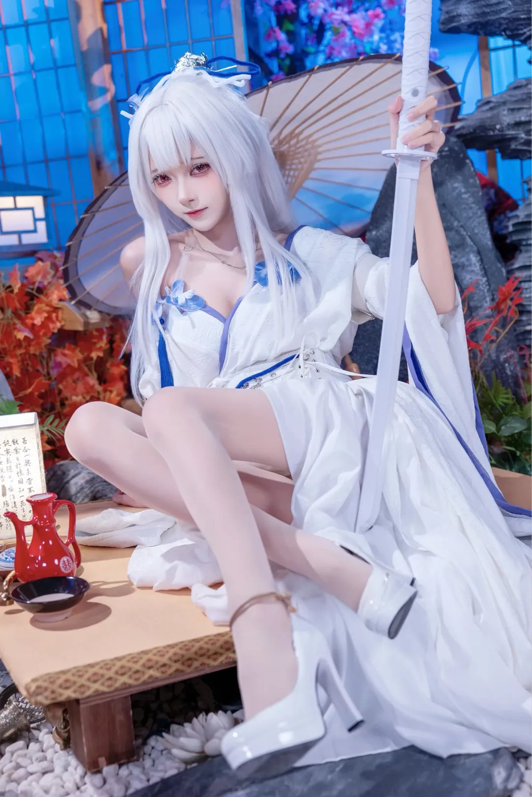 【绯雪cos】鸣潮里的初雪，清冷与温柔并存的质感 - 第 8 张