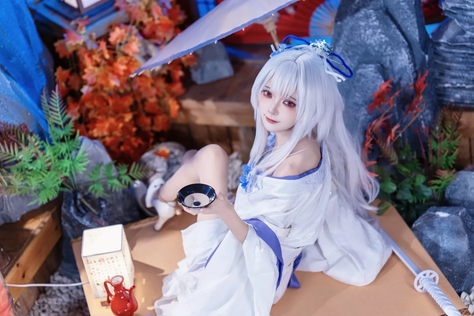 【绯雪cos】鸣潮，冷色调和风棚里的高冷御姐 - 第 1 张