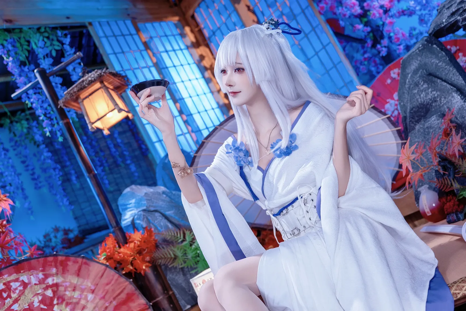 【绯雪cos】鸣潮，冷色调和风棚里的高冷御姐 - 第 4 张