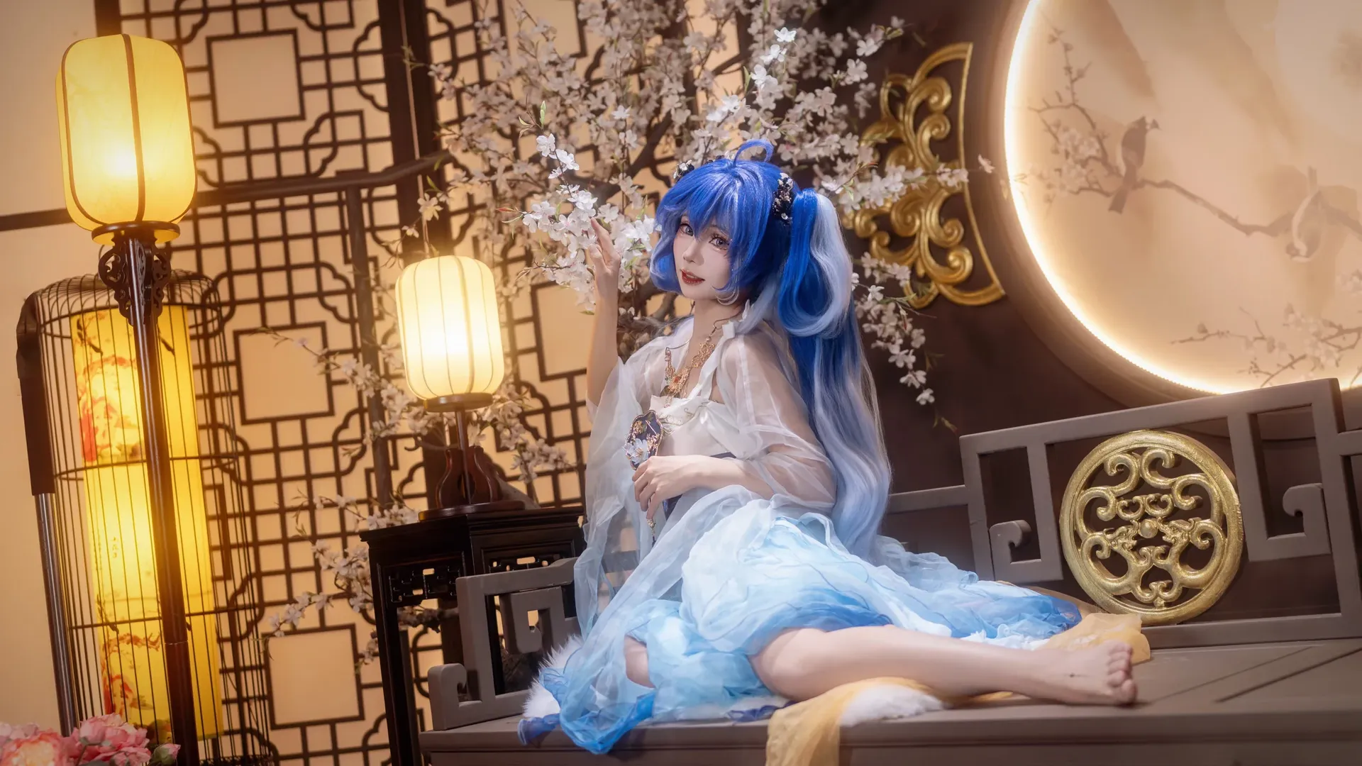 【尤诺cos】鸣潮永庆坊联动，一袭蓝衣似水 - 第 10 张