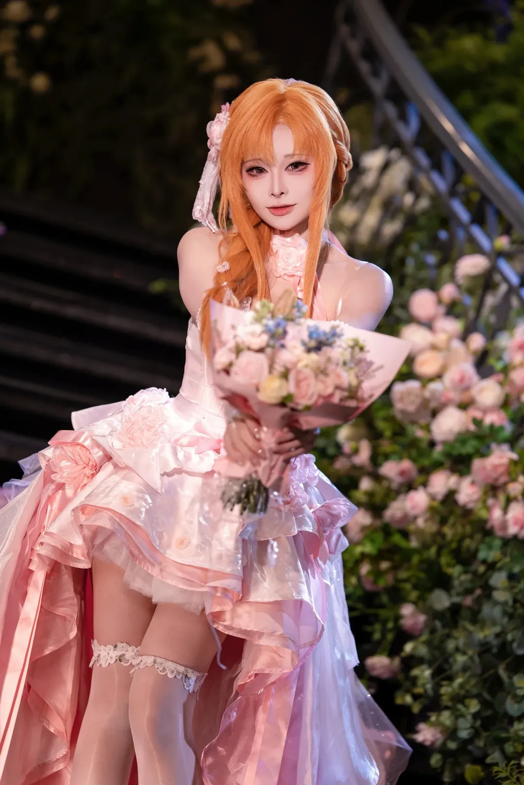 亚丝娜花嫁cos，华丽裙摆与细节的视觉呈现 - 第 3 张