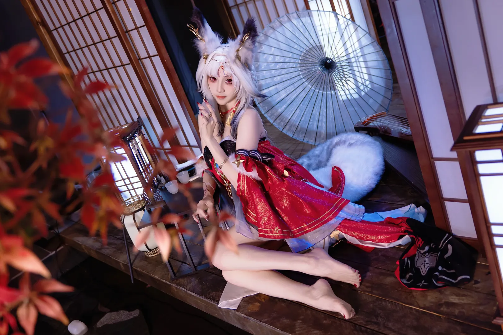 【心月狐cos】鸣潮心月狐，红枫白雪间的古风狐影 - 第 2 张