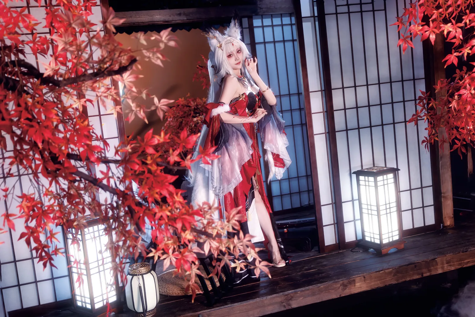 【心月狐cos】鸣潮心月狐，红枫白雪间的古风狐影 - 第 6 张