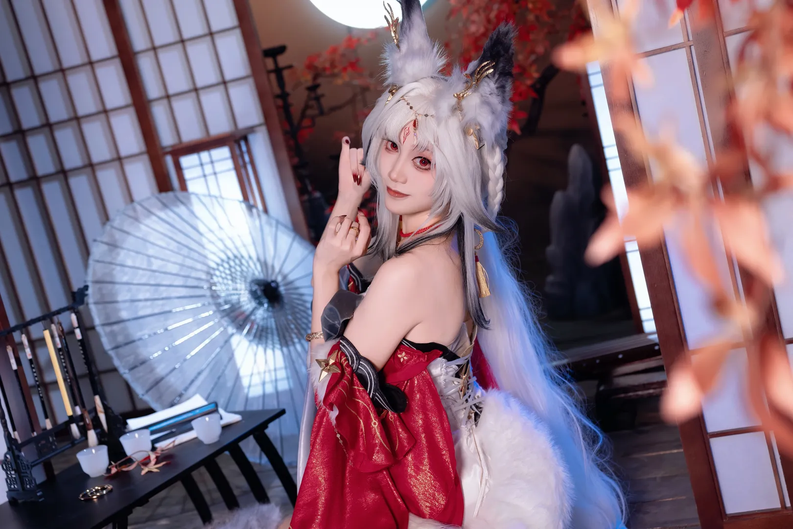 【心月狐cos】鸣潮心月狐，红枫白雪间的古风狐影 - 第 8 张