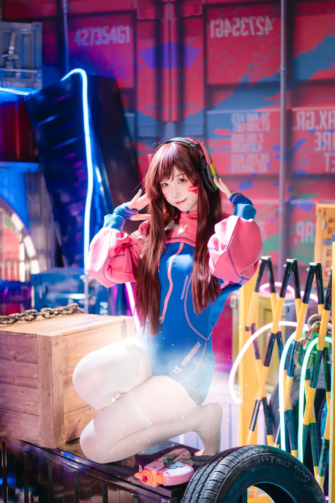 D.Va cos 守望先锋 霓虹工业风白丝穿搭 - 第 2 张