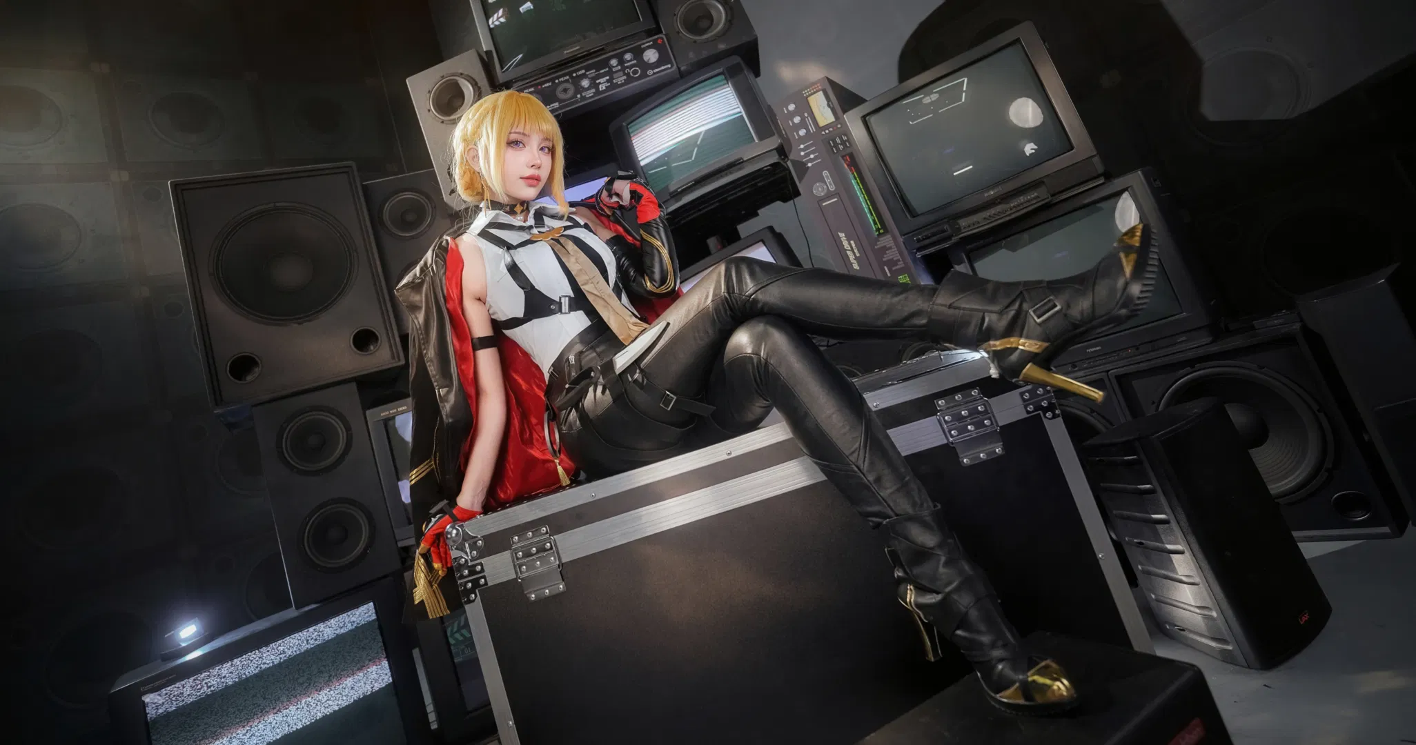 【伊芙琳cos】绝区零复古电子工作室的机能风 - 第 5 张