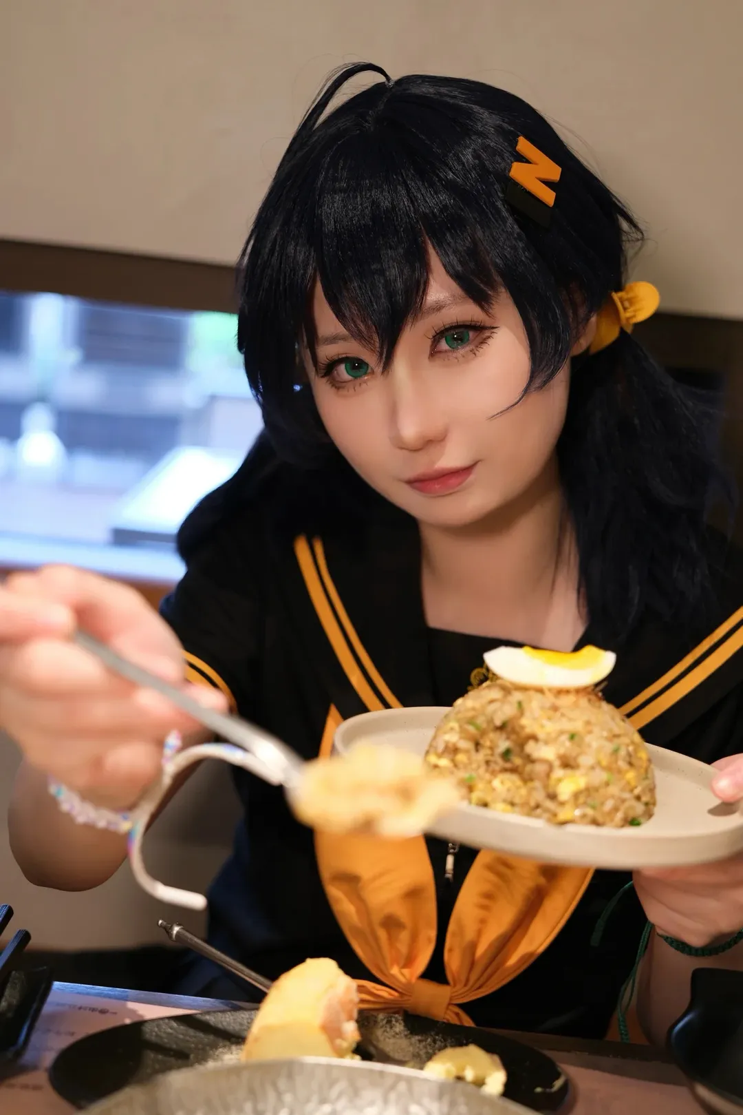 【铃cos】绝区零铃的觅食日记，寿喜烧与和牛也太搭了 - 第 1 张